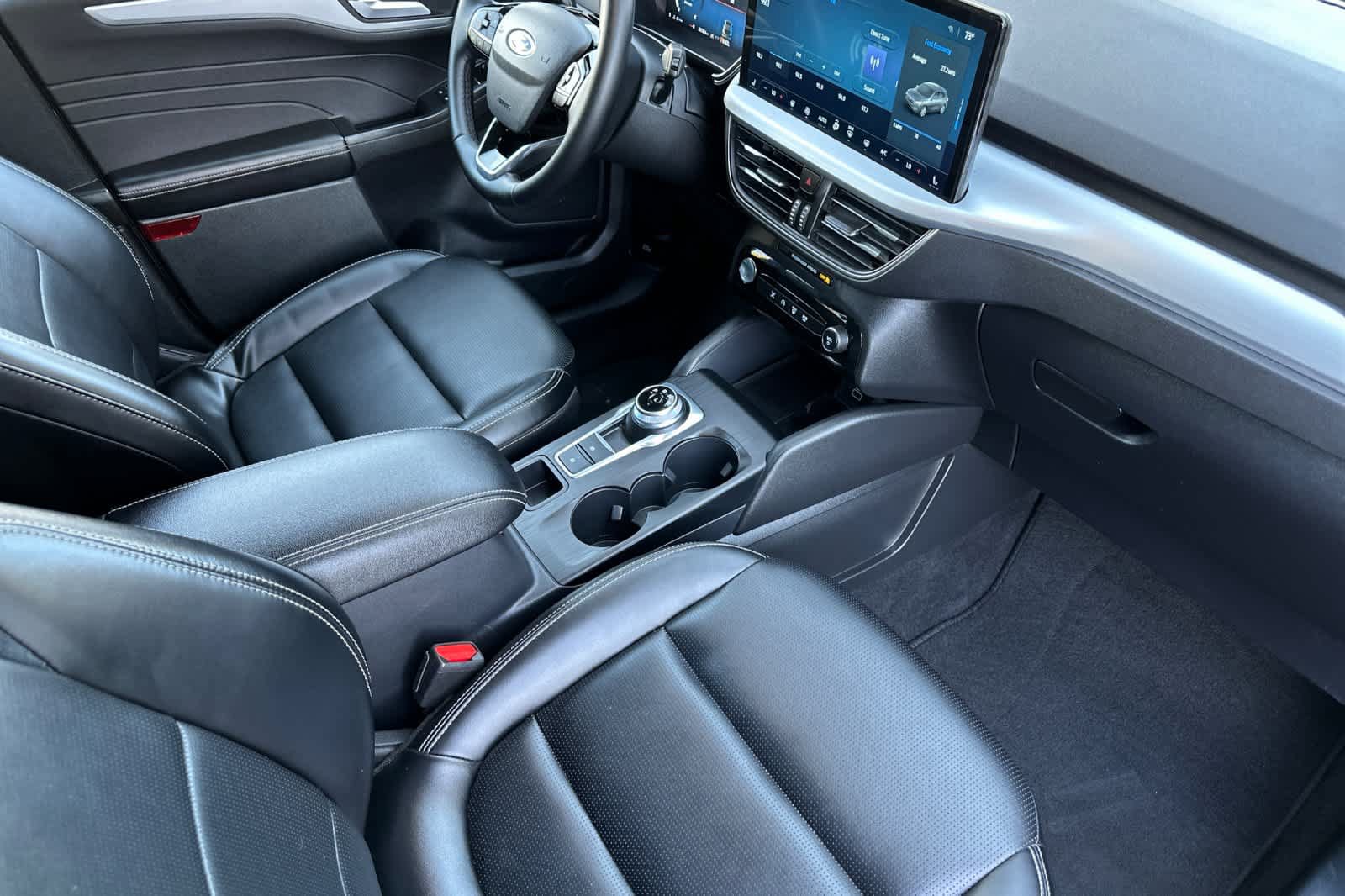 Certified 2025 Ford Escape Platinum AWD/4WD image 16