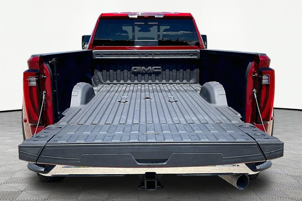 Used 2025 GMC Sierra 3500 SLT w/ SLT Premium Package AWD/4WD image 18