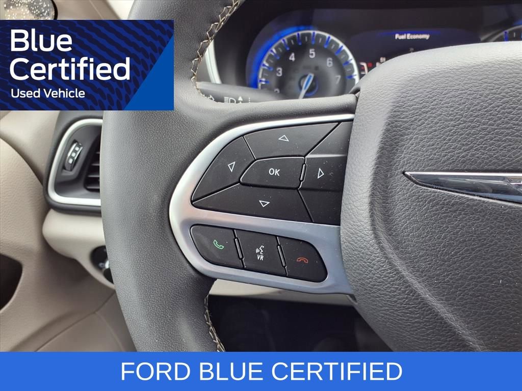 Used 2024 Chrysler Pacifica Touring-L image 16