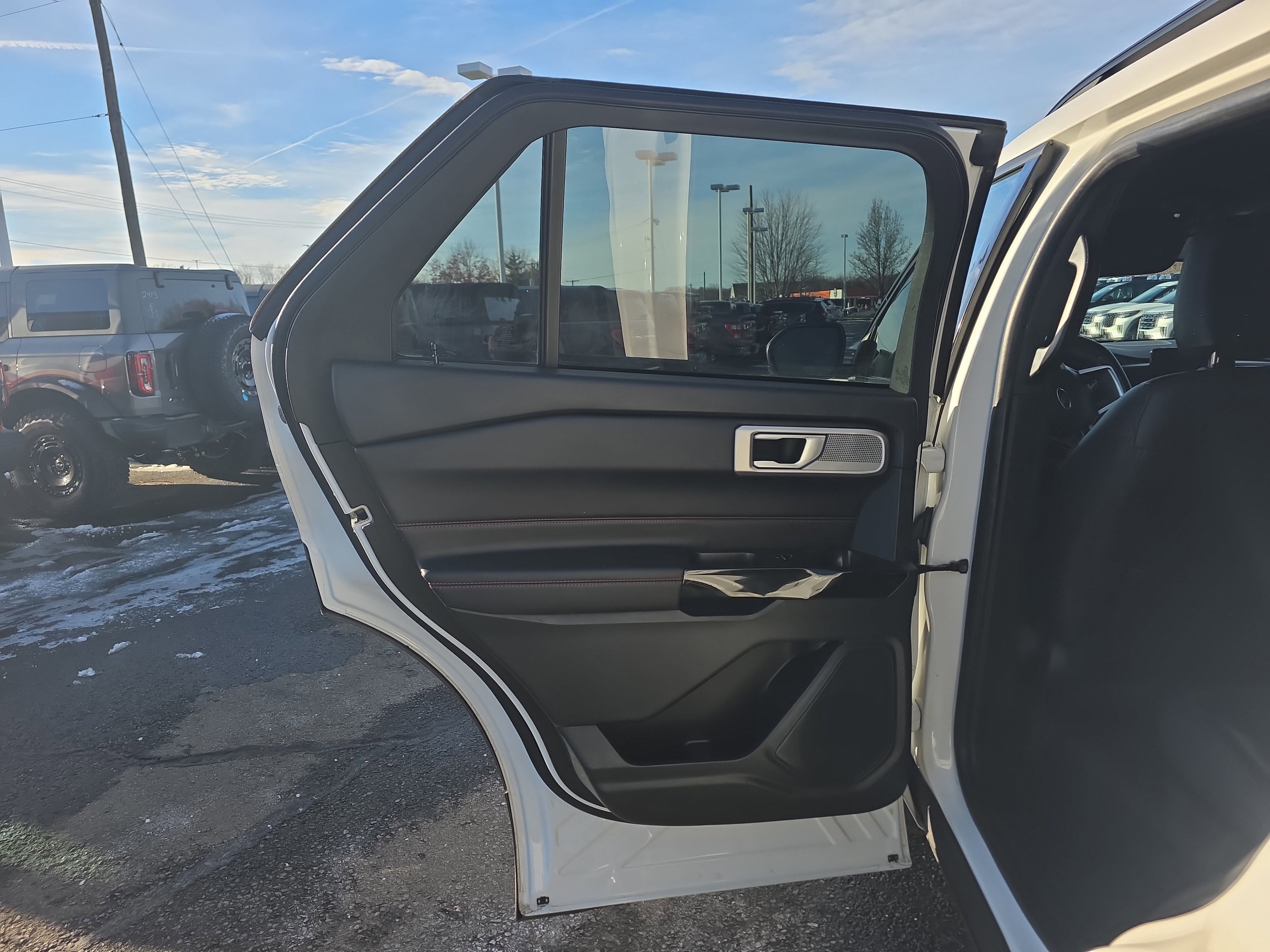 Certified 2022 Ford Explorer ST-Line w/ Class IV Trailer Tow Package image 23