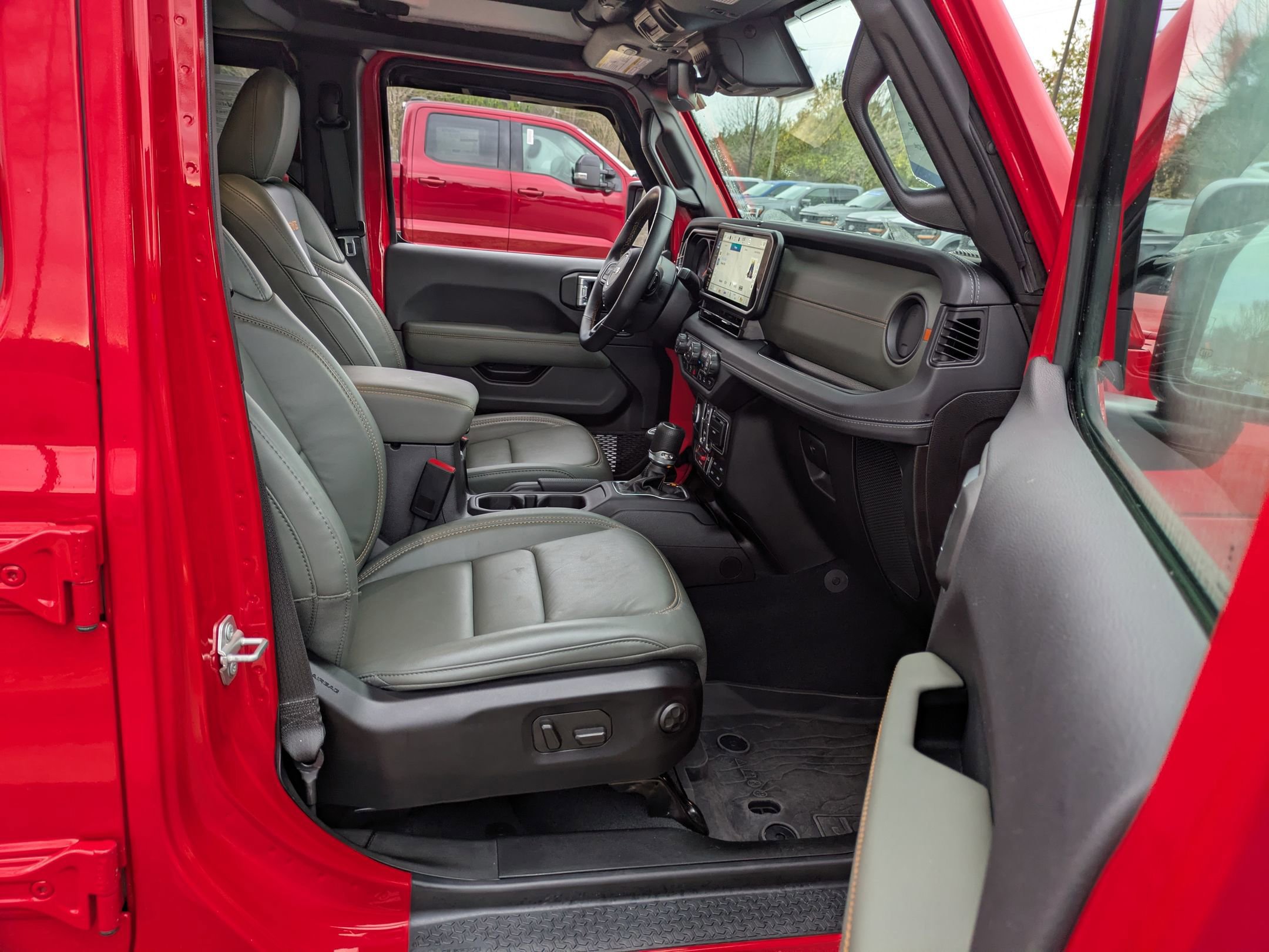 Used 2024 Jeep Gladiator Mojave image 41