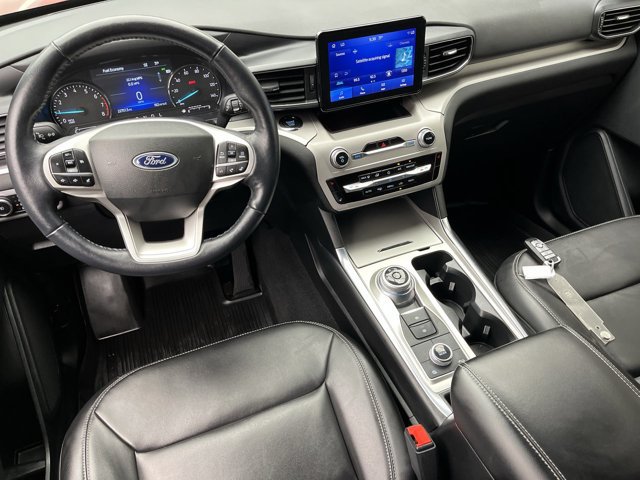 Certified 2023 Ford Explorer XLT w/ Equipment Group 202A AWD/4WD image 15