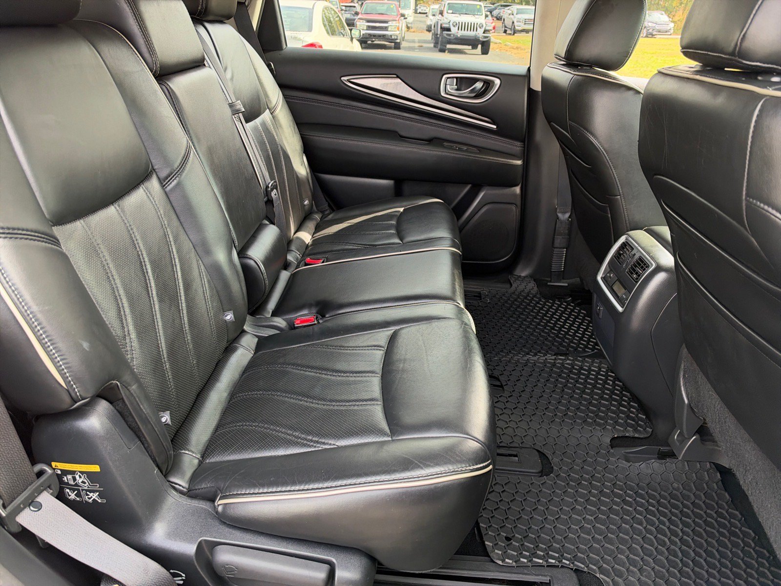 Used 2017 INFINITI QX60 Luxe w/ Premium Plus Package AWD/4WD image 22