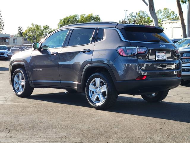 Used 2022 Jeep Compass Latitude image 3