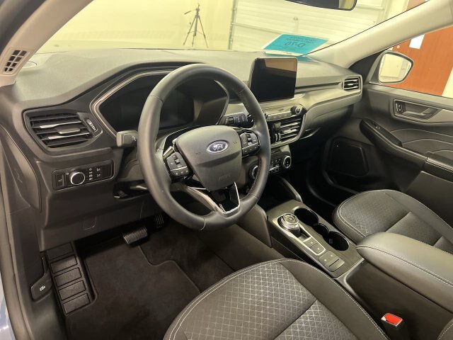 Certified 2025 Ford Escape Active w/ Cold Weather Package AWD/4WD image 12