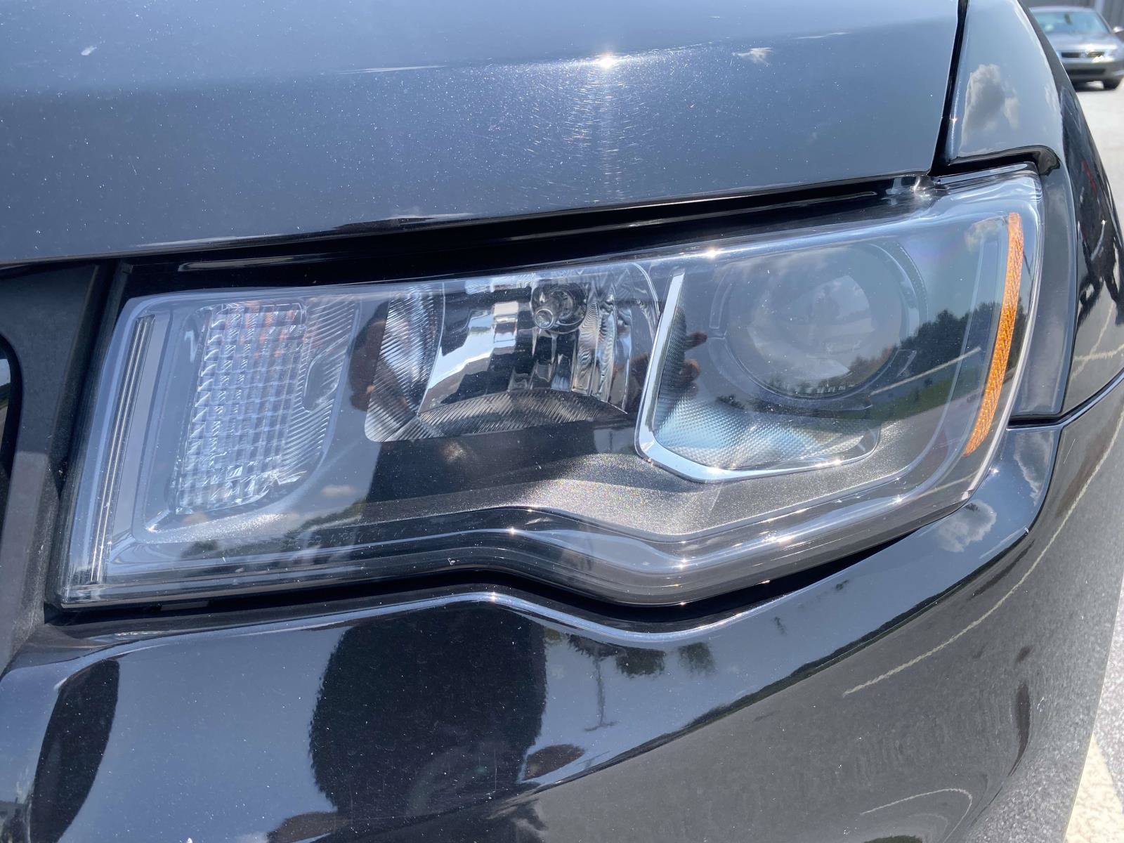 Used 2021 Jeep Grand Cherokee Laredo X RWD image 12