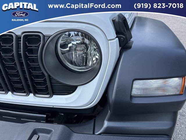 Used 2024 Jeep Wrangler Unlimited Sport AWD/4WD image 11