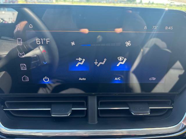 Used 2024 Chevrolet Trax ACTIV w/ Sunroof Package FWD image 18