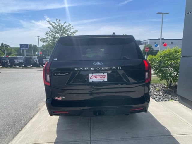 Certified 2025 Ford Expedition Active AWD/4WD image 8