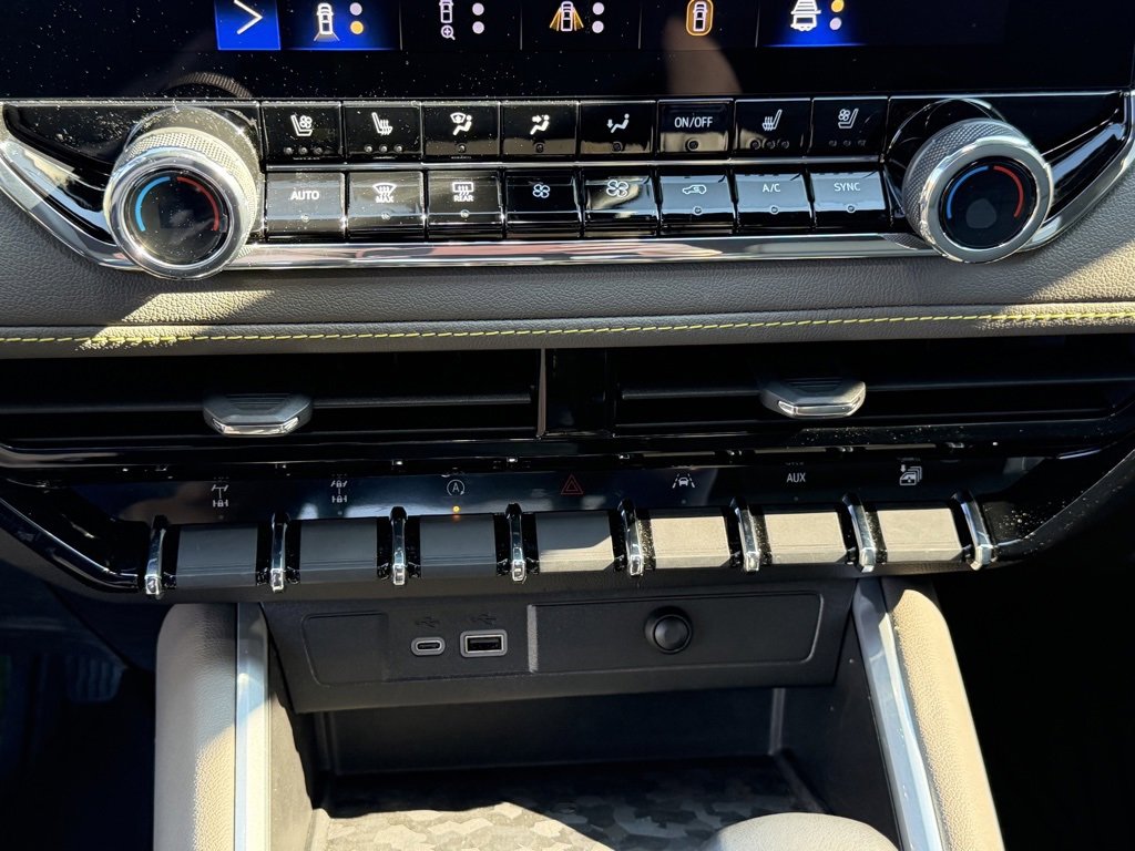 Used 2023 Chevrolet Colorado ZR2 w/ Desert Boss Special Edition image 13