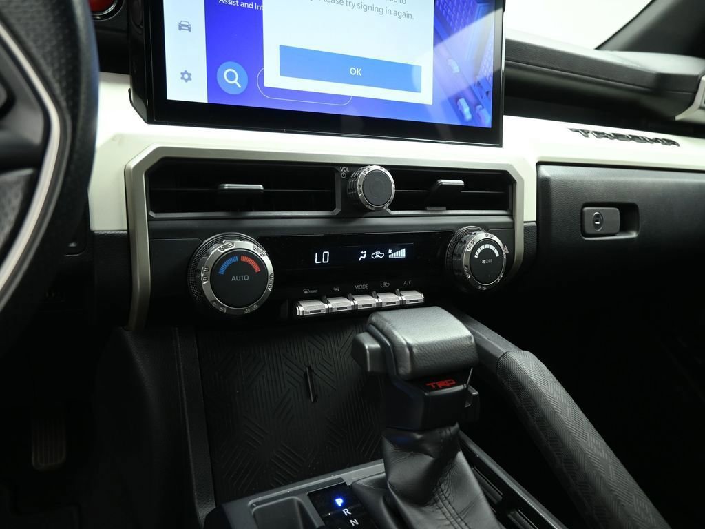Used 2024 Toyota Tacoma TRD Off-Road image 38