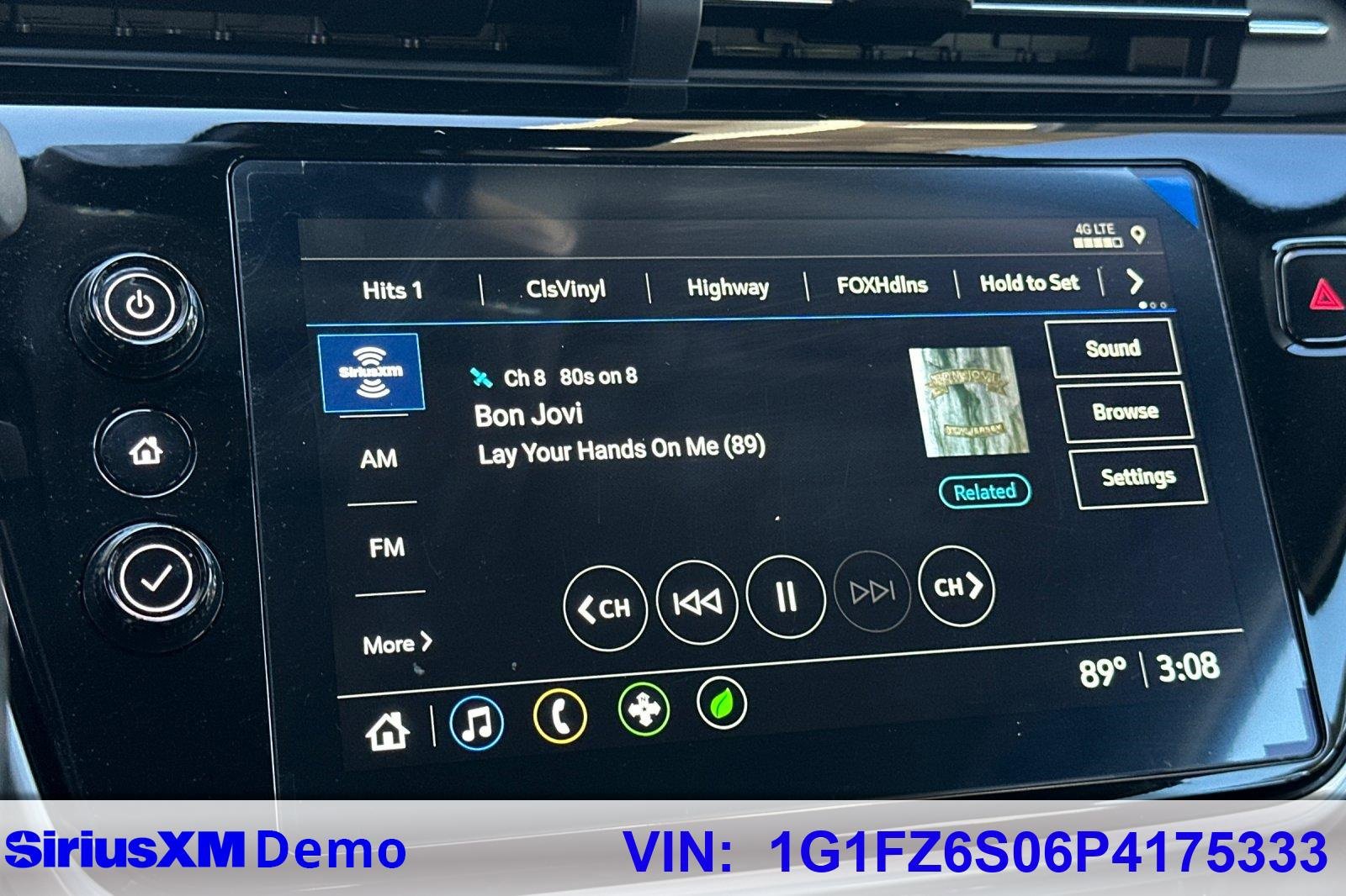 Used 2023 Chevrolet Bolt EUV Premier w/ Redline Edition image 27