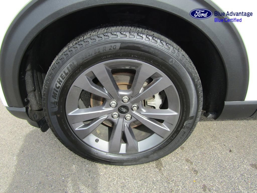 Certified 2023 Ford Explorer XLT w/ Equipment Group 202A AWD/4WD image 10