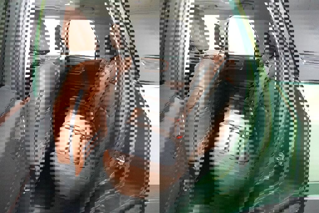 Certified 2025 Ford Bronco Sport Outer Banks w/ Outer Banks Tech Package+ AWD/4WD image 29