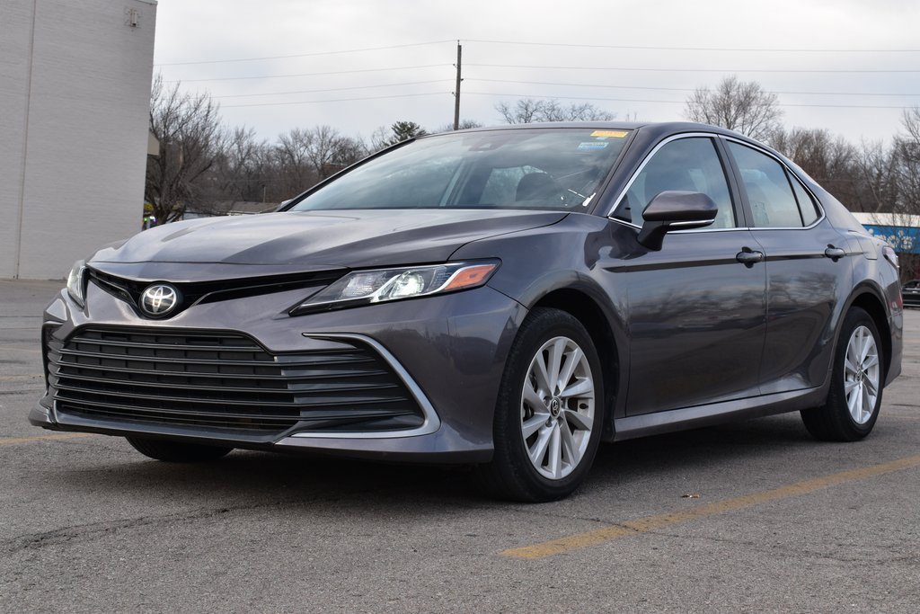 Used 2024 Toyota Camry LE w/ Convenience Package image 1