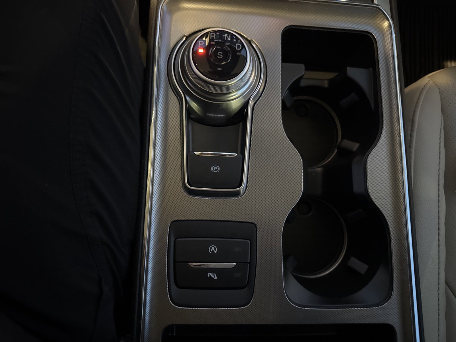 Certified 2024 Ford Edge Titanium w/ Equipment Group 301A image 32