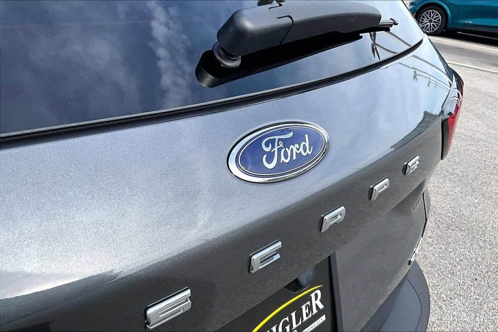 Certified 2025 Ford Escape ST-Line Select AWD/4WD image 30