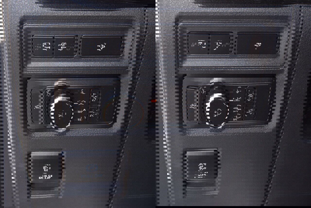 Certified 2022 Ford F150 XLT w/ Equipment Group 302A High image 32