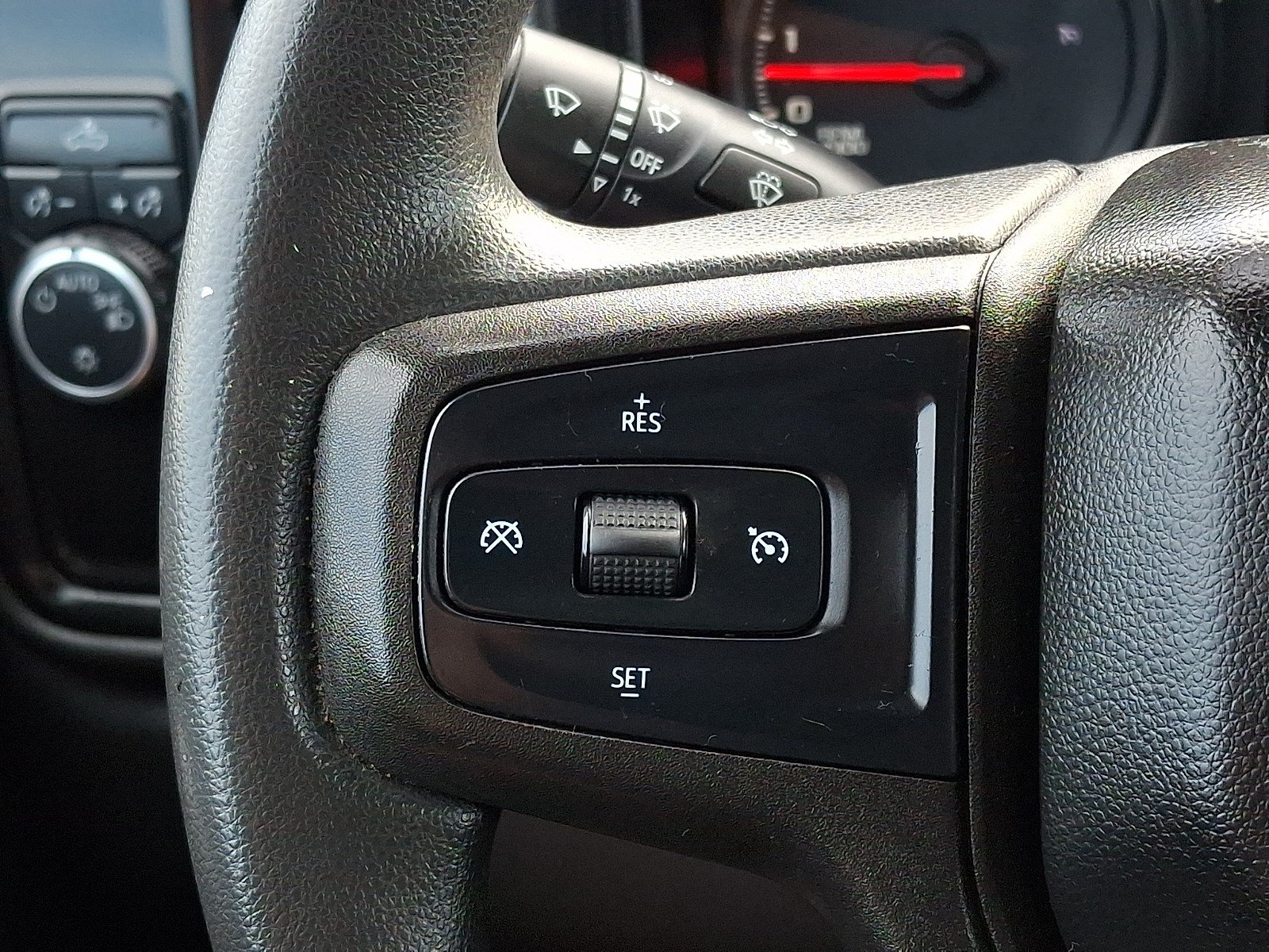 Used 2020 Chevrolet Silverado 1500 Custom w/ Custom Value Package RWD image 19