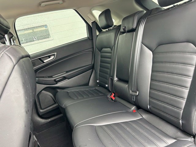 Certified 2024 Ford Edge SEL w/ Convenience Package AWD/4WD image 9