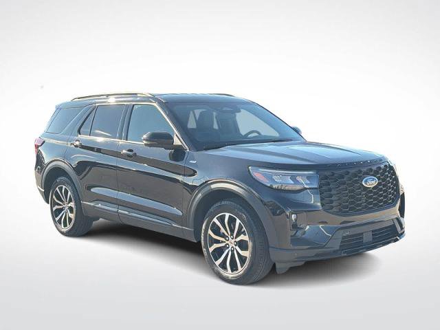 Certified 2025 Ford Explorer ST-Line AWD/4WD image 2