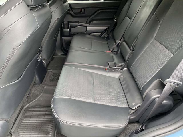 Used 2025 Toyota 4Runner TRD Off-Road Premium AWD/4WD image 17
