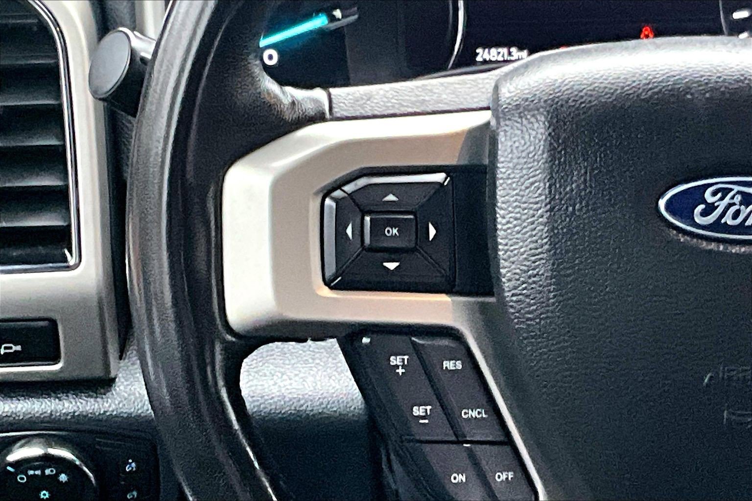 Certified 2022 Ford F350 Lariat w/ Lariat Ultimate Package AWD/4WD image 20