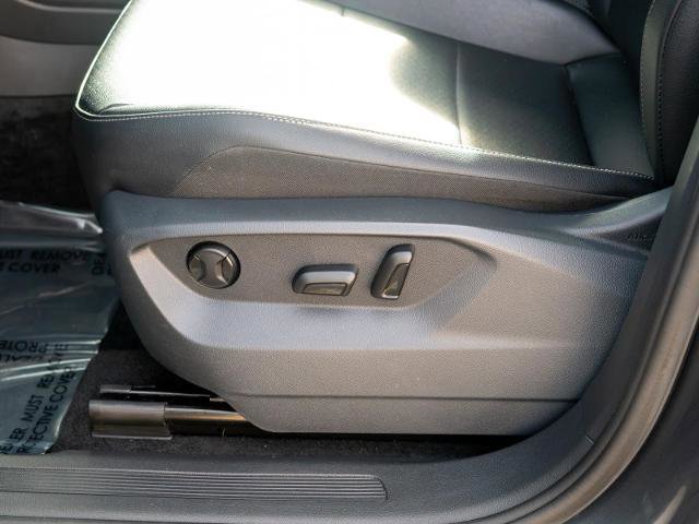 Used 2019 Volkswagen Tiguan SE w/ Panoramic Sunroof Package image 16