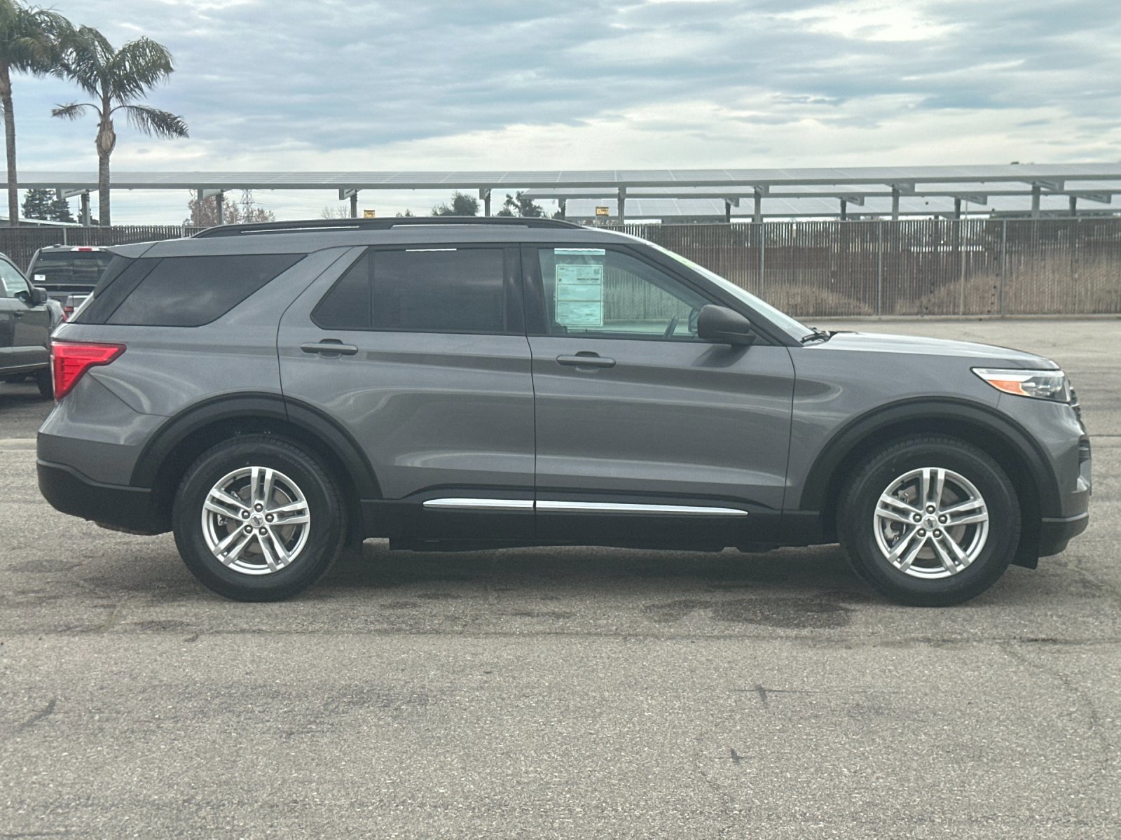 Certified 2022 Ford Explorer XLT image 6