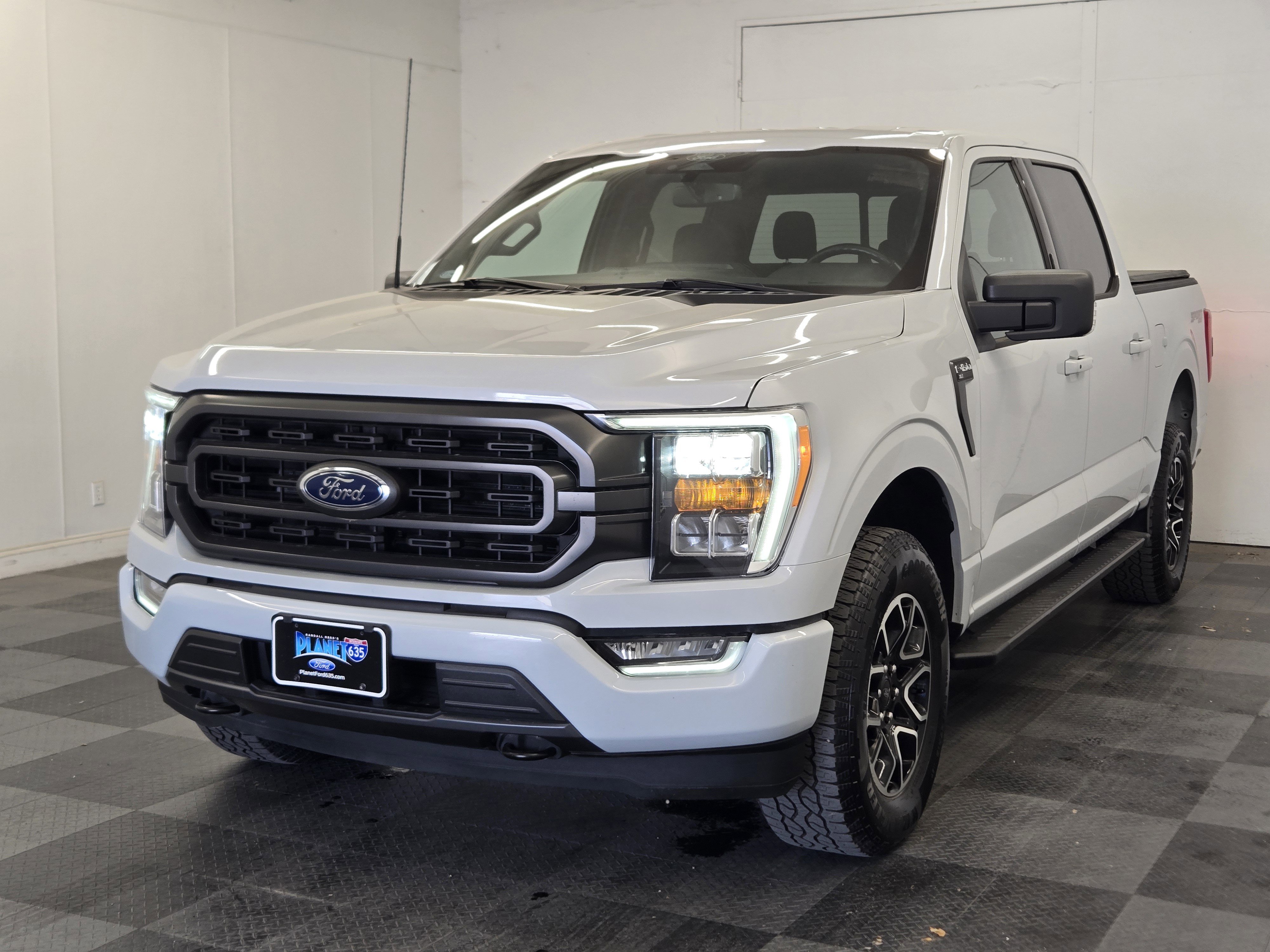 Certified 2022 Ford F150 XLT w/ Equipment Group 302A High image 4