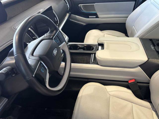 Certified 2025 Ford Expedition Platinum w/ Driver's Package AWD/4WD image 20