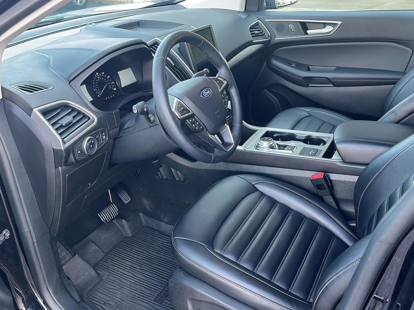 Certified 2024 Ford Edge SEL w/ Convenience Package image 9