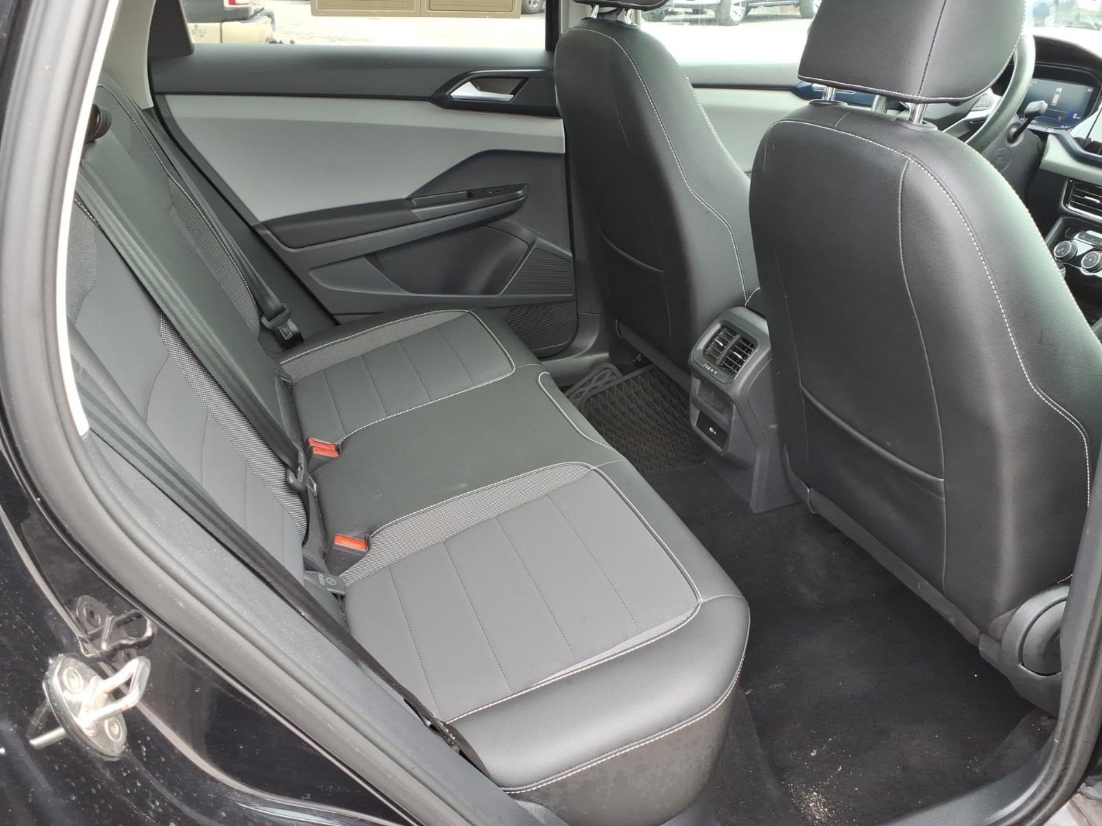 Used 2023 Volkswagen Taos SE w/ Panoramic Sunroof Package FWD image 19