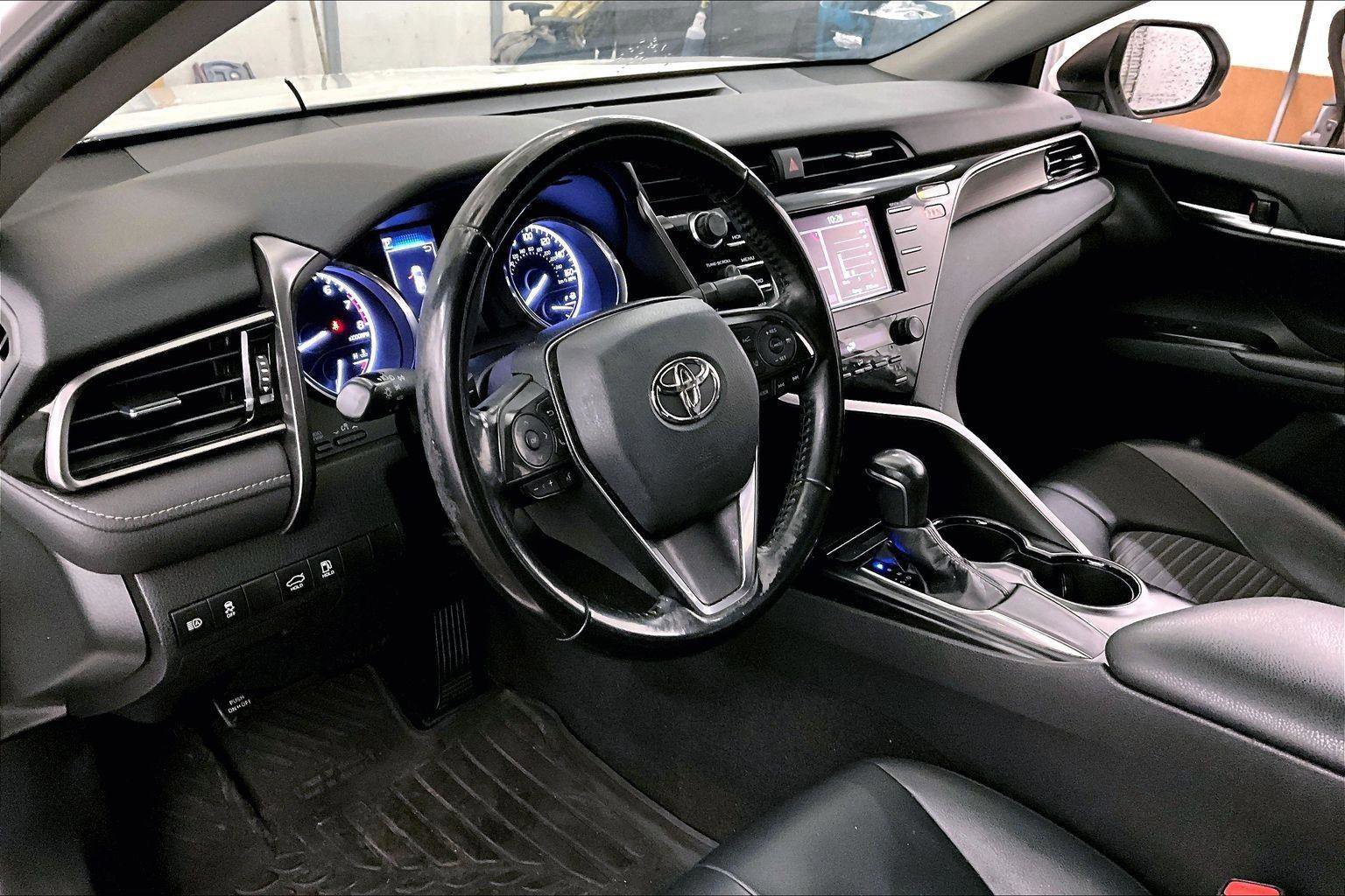 Used 2019 Toyota Camry SE image 12