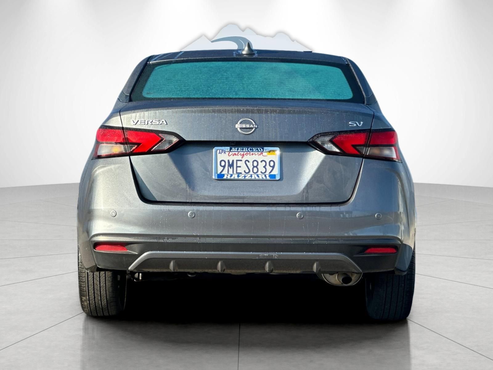 Used 2023 Nissan Versa SV image 4