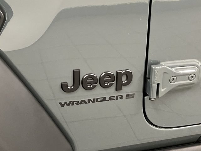 Used 2025 Jeep Wrangler Sport AWD/4WD image 8