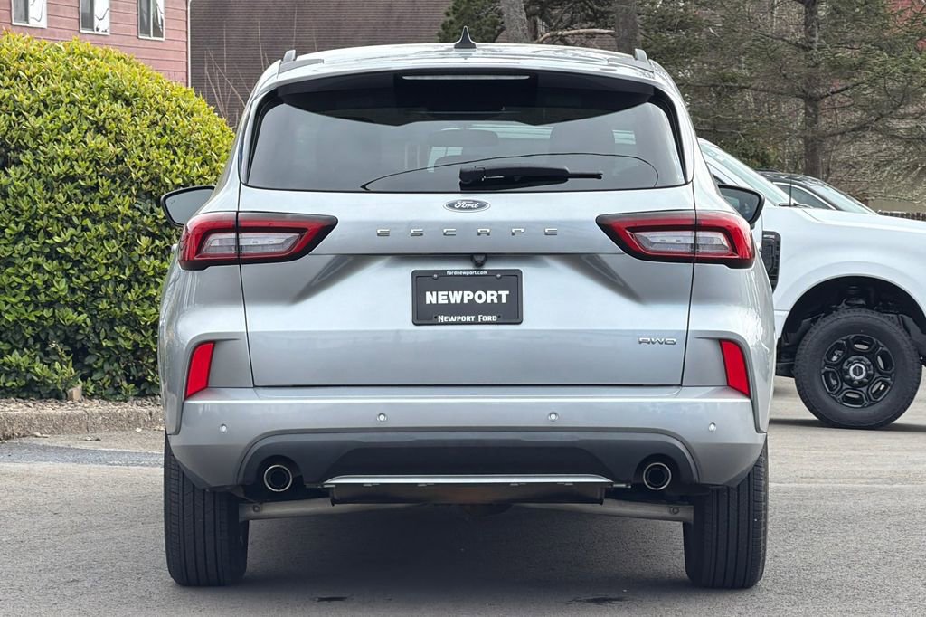 Certified 2023 Ford Escape ST-Line w/ Tech Pack #1 AWD/4WD image 4