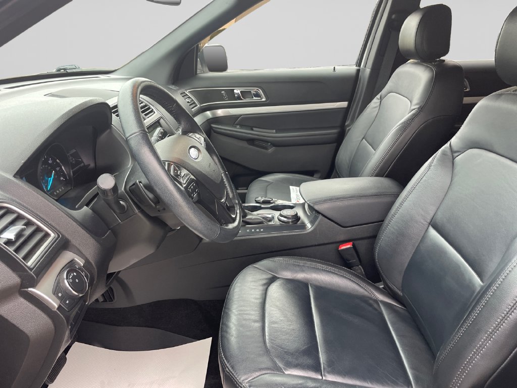 Certified 2017 Ford Explorer XLT w/ Equipment Group 202A AWD/4WD image 21