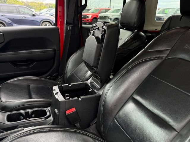 Used 2021 Jeep Wrangler Unlimited Sahara w/ Uconnect 4C Nav & Sound Group AWD/4WD image 34