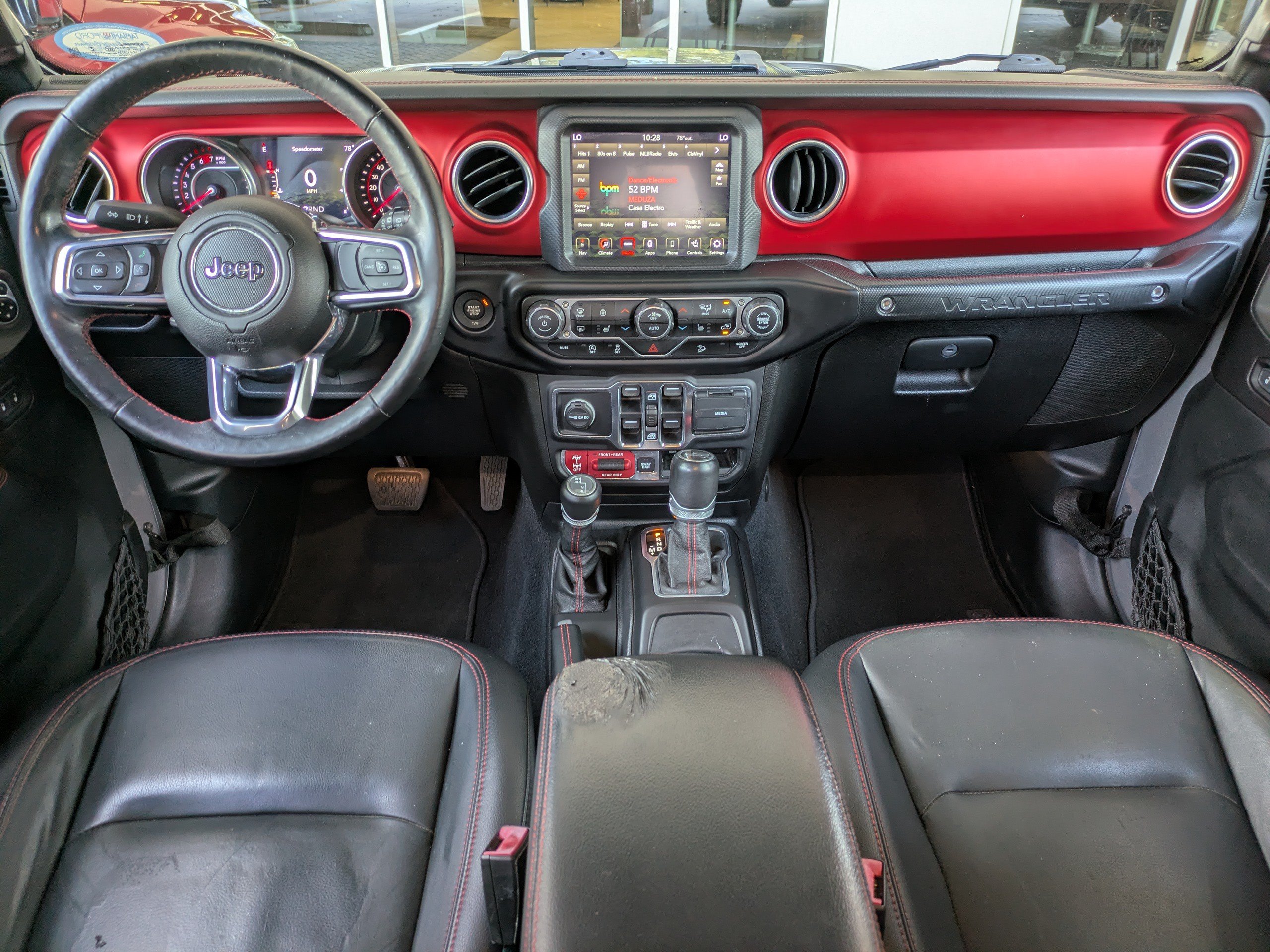 Used 2020 Jeep Wrangler Unlimited Rubicon w/ Dual Top Group AWD/4WD image 12