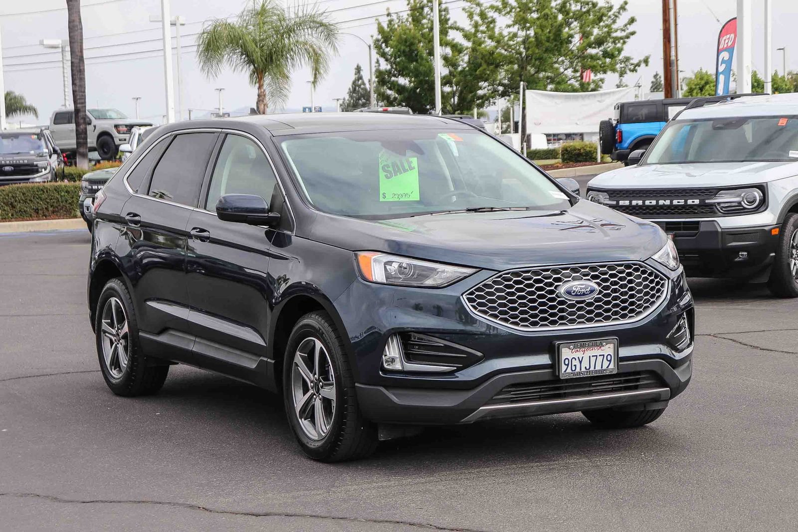 Certified 2023 Ford Edge SEL w/ Convenience Package AWD/4WD image 3