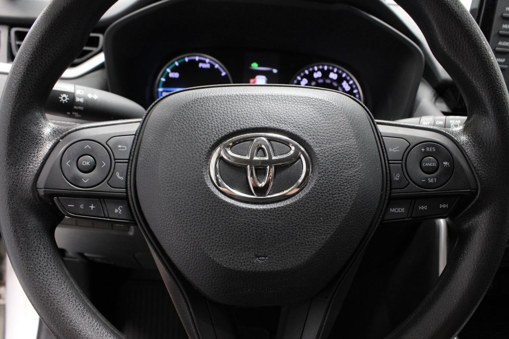 Used 2022 Toyota RAV4 XLE w/ Convenience Package AWD/4WD image 30