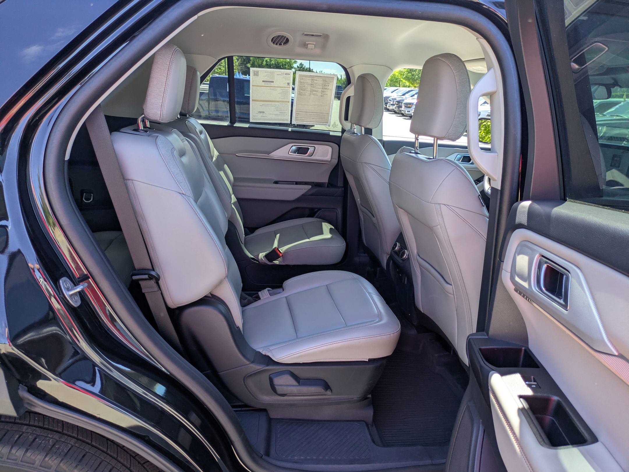Certified 2025 Ford Explorer Active w/ Active Comfort Package AWD/4WD image 36