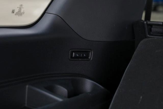 Certified 2023 Ford Expedition Limited image 20