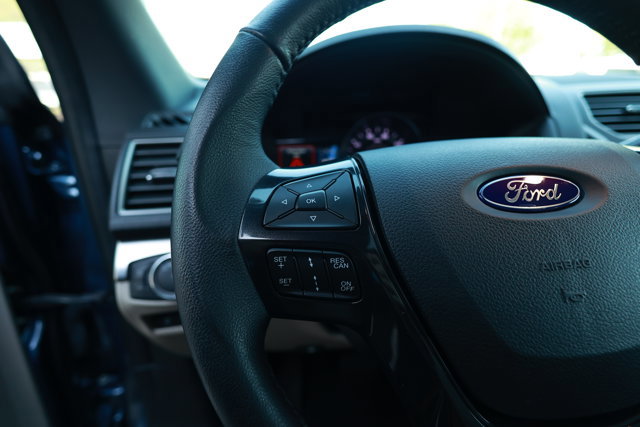 Certified 2018 Ford Explorer XLT w/ Equipment Group 202A AWD/4WD image 18