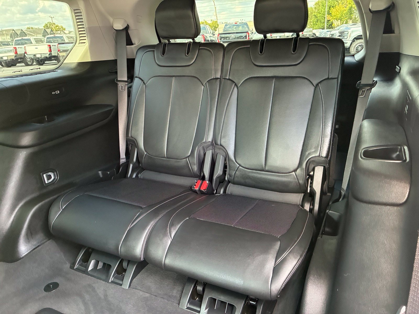 Used 2022 Jeep Grand Cherokee L Limited w/ Luxury Tech Group II RWD image 17