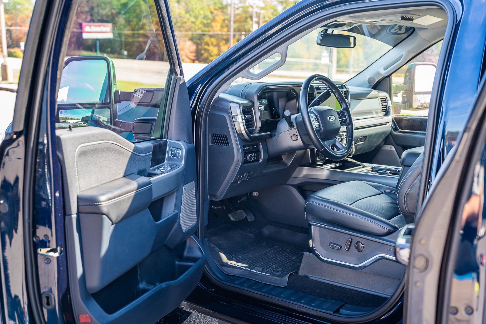 Certified 2023 Ford F250 Lariat w/ Sport Appearance Package image 18