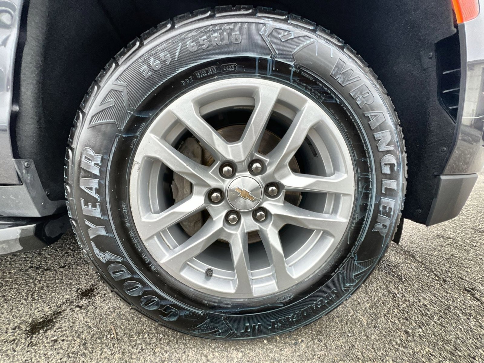 Used 2023 Chevrolet Suburban LS image 12