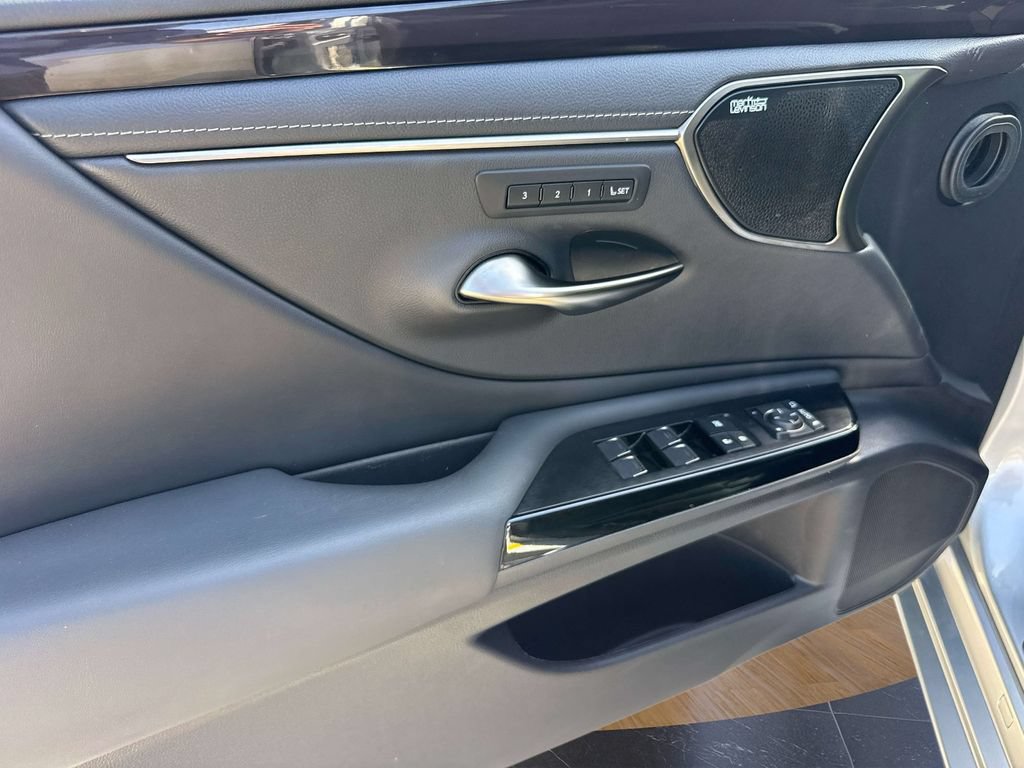 Used 2024 Lexus ES 300h F Sport w/ Accessory Package (Z1) FWD image 24