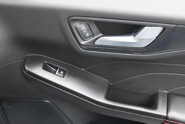 Certified 2025 Ford Escape ST-Line FWD image 33